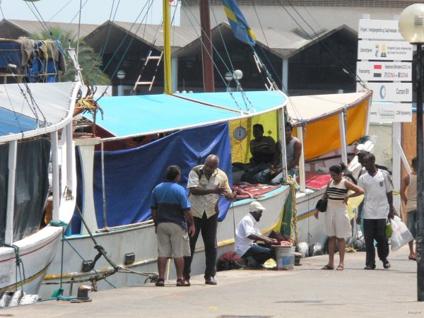 49- Le marche flottant venezuelien de Willemstad 